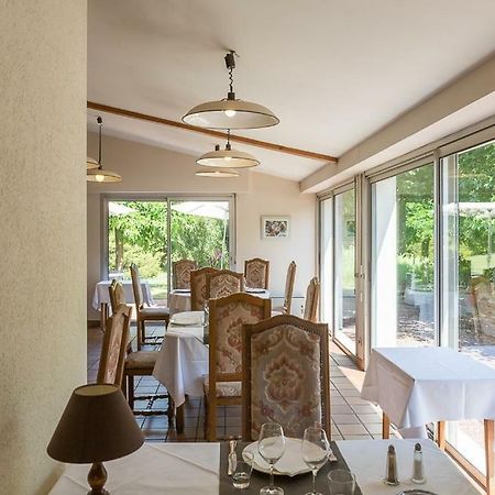 Les Platanes Hotell Etauliers Eksteriør bilde